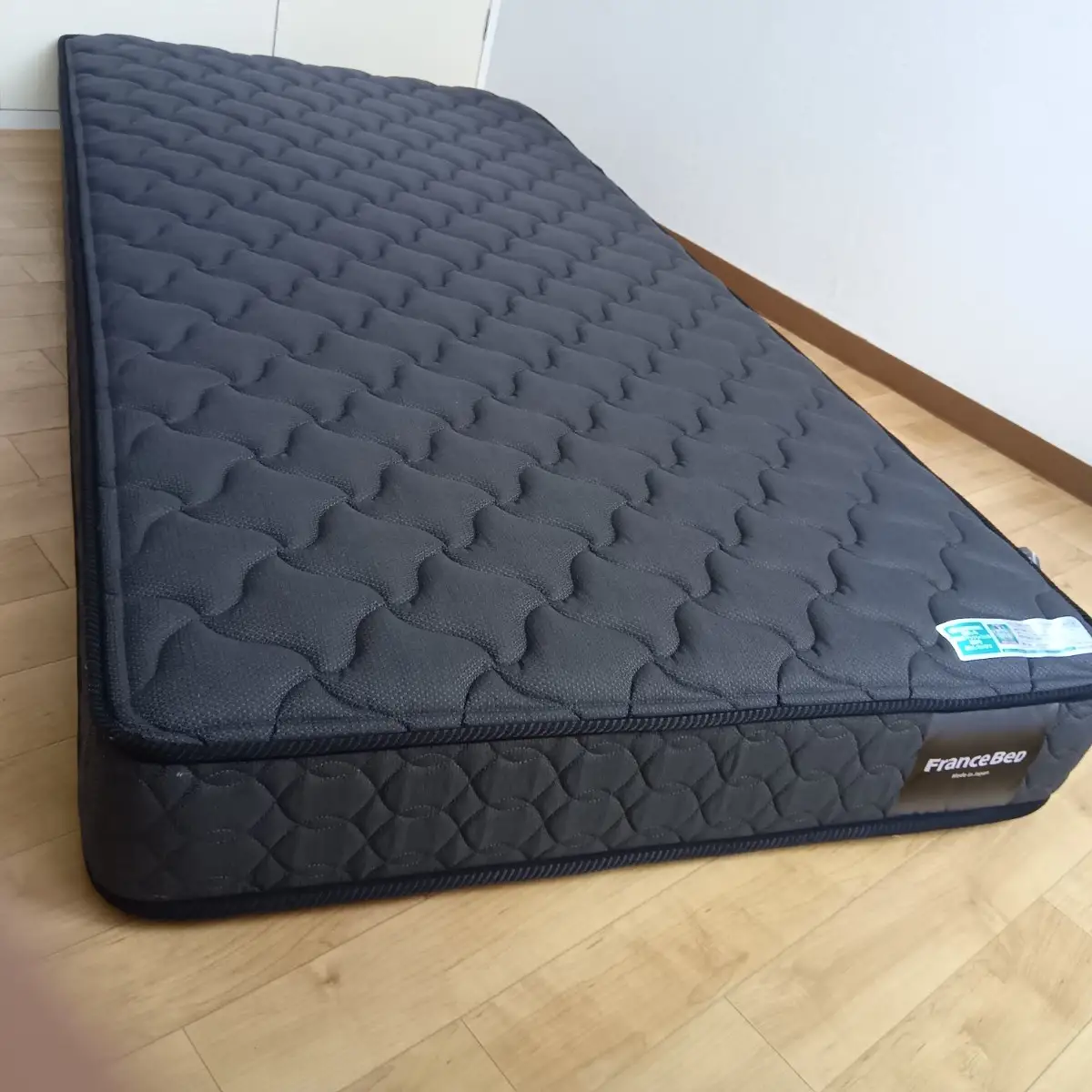 ■大評判！肩こり緩和！フランスベット！【新品】快適睡眠低反発 横向き寝枕 フランスベッド スリープバンテージピロー 耳 や 肩 にかかる負担を軽減する 横向き寝 枕 枕 横向き 横向き用 横向き用枕 読書  おすすめ 寝やすい 横向き寝の枕 横を向いて寝る 読書枕 抱き枕 快眠 安眠 人気 | 枕と眠りのおやすみショップ！