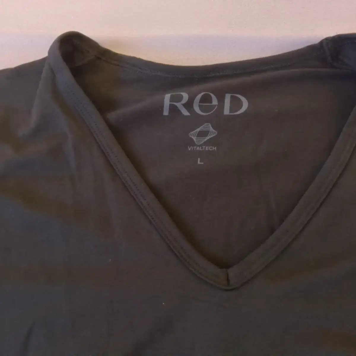 REDインナー黒・胸元