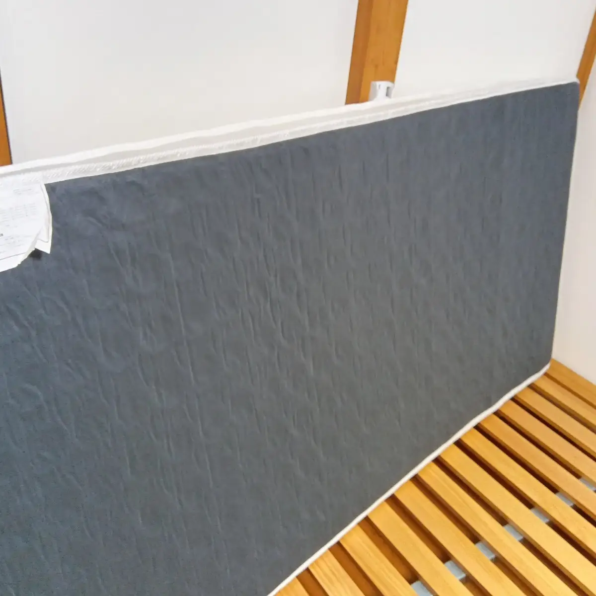 LOWYAマットレス裏面